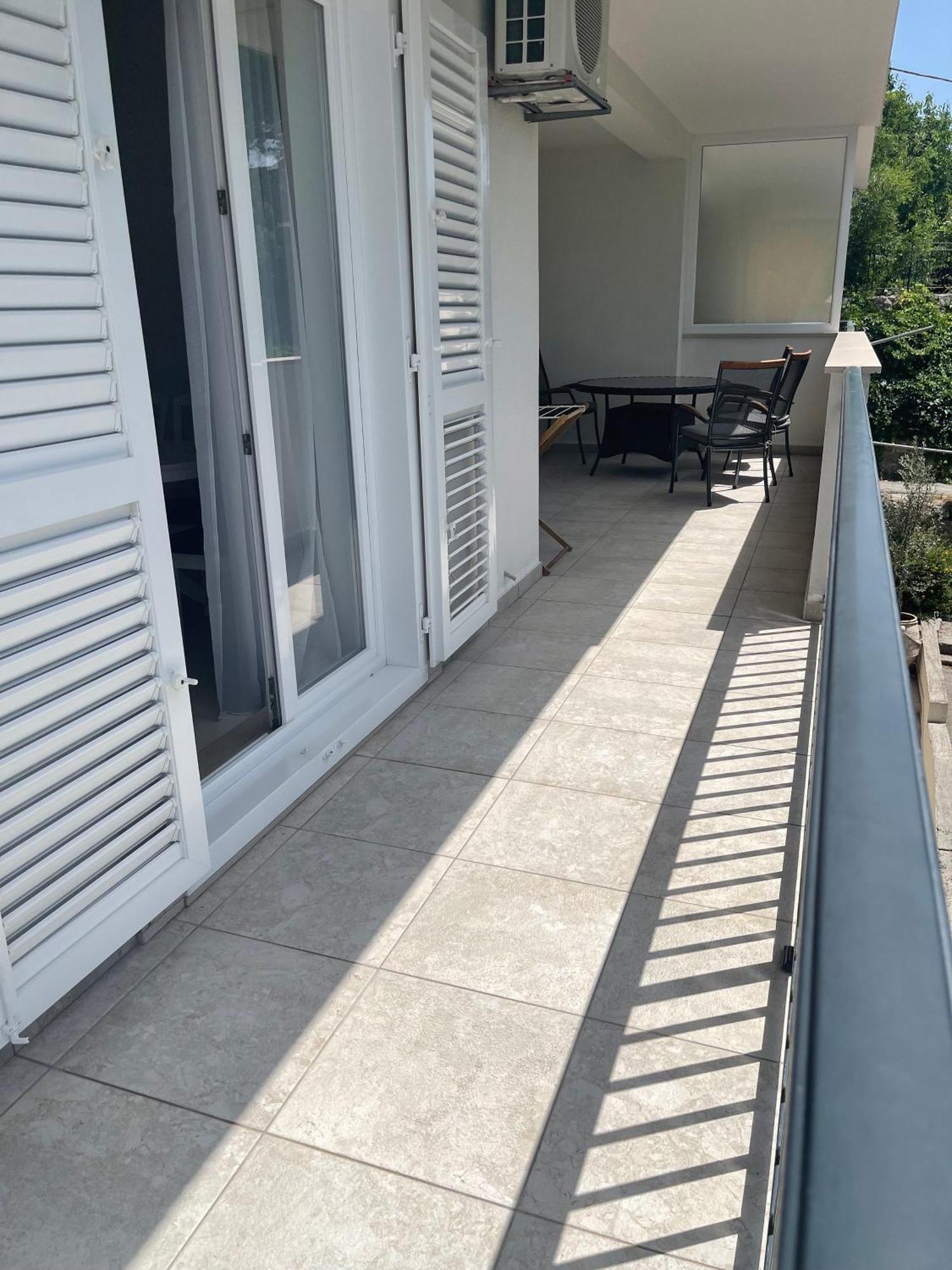 Apartments Domani 오미스 외부 사진