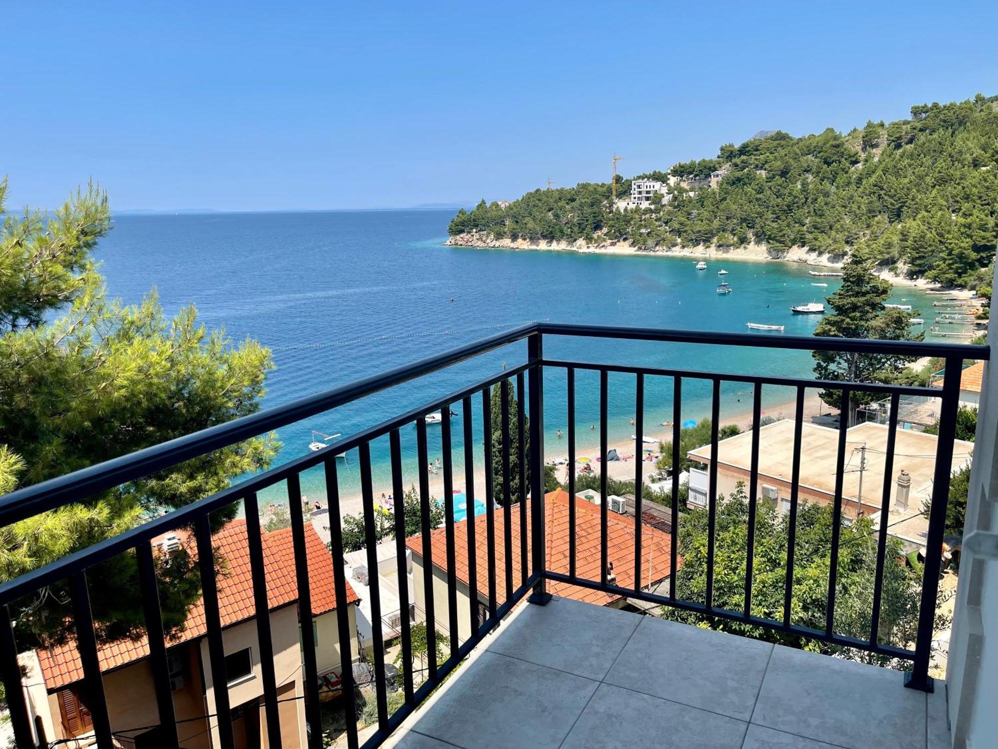 Apartments Domani 오미스 외부 사진